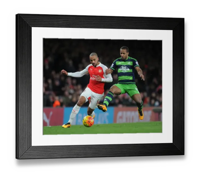 Framed Print : Arsenal vs Swansea City: Walcott vs Routledge - Premier League Showdown Framed Print : Arsenal vs Swansea City: Walcott vs Routledge - Premier League Showdown