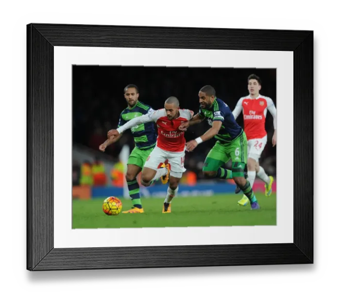 Framed Print : Arsenal vs Swansea City: Walcott vs Williams - A Battle at Emirates Framed Print : Arsenal vs Swansea City: Walcott vs Williams - A Battle at Emirates