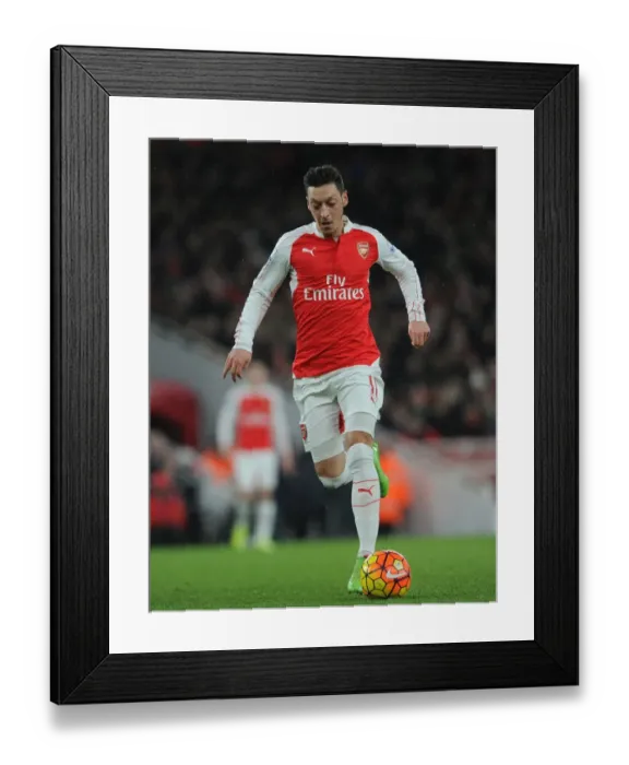 Framed Print : Mesut Ozil: Arsenal vs Swansea City (Premier League 2015-16) Framed Print : Mesut Ozil: Arsenal vs Swansea City (Premier League 2015-16)