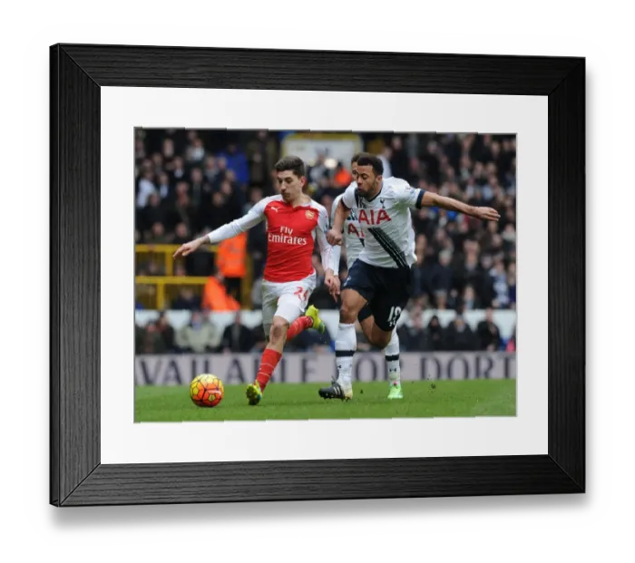 Framed Print : Bellerin Outruns Dembele: Tottenham vs. Arsenal, Premier League 2015-16
