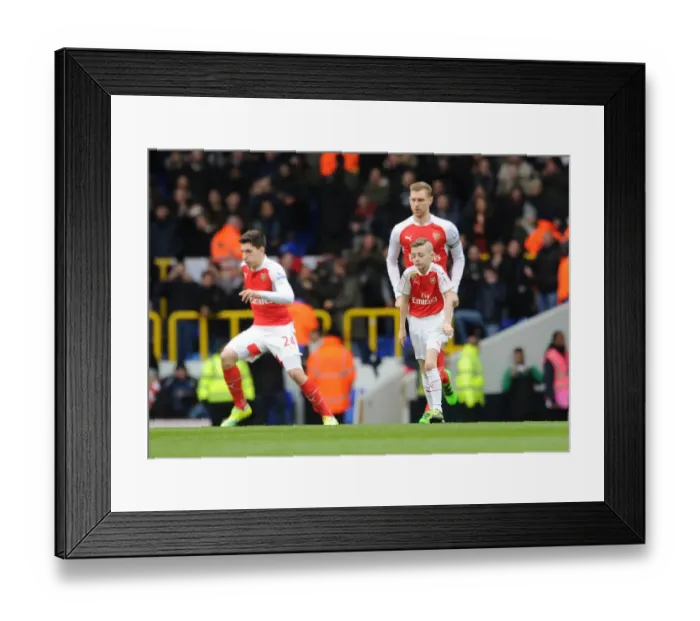 Framed Print : Arsenal mascot. Tottenham Hotspur 2: 2 Arsenal. Barclays Premier League. White Hart Lane