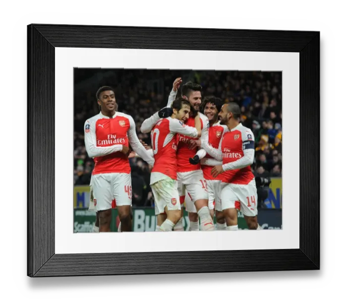 Framed Print : Arsenal's Unforgettable FA Cup Victory: Olivier Giroud and Teams Jubilant Celebration Against Hull City (15 / 16)