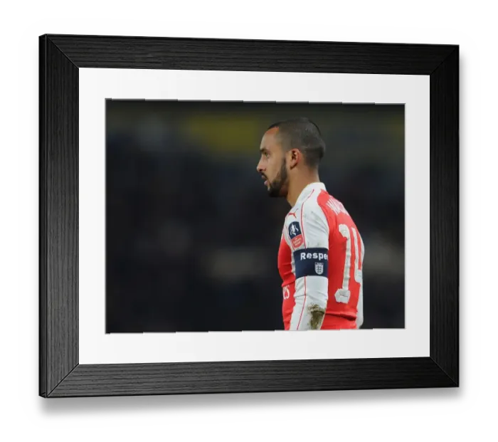 Framed Print : Theo Walcott in Action: Arsenal's FA Cup Battle against Hull City (March 2016) Framed Print : Theo Walcott in Action: Arsenal's FA Cup Battle against Hull City (March 2016)