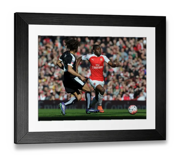 Framed Print : Campbell Outmaneuvers Ake: Arsenal's FA Cup Victory Over Watford