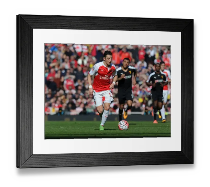 Framed Print : Mesut Ozil in FA Cup Action: Arsenal vs. Watford (2015-16) Framed Print : Mesut Ozil in FA Cup Action: Arsenal vs. Watford (2015-16)