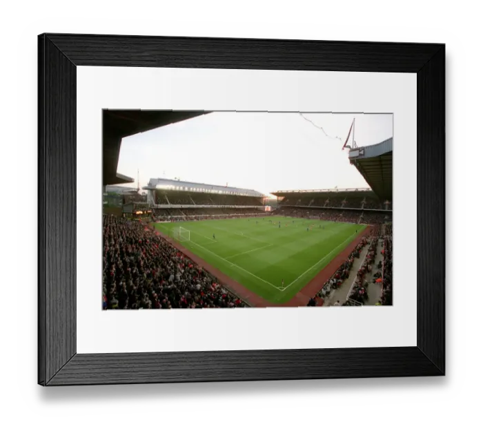 Framed Print : Arsenal's Historic 7-0 Victory: A Dominant Performance Against Everton at Highbury, November 5, 2005 Framed Print : Arsenal's Historic 7-0 Victory: A Dominant Performance Against Everton at Highbury, November 5, 2005