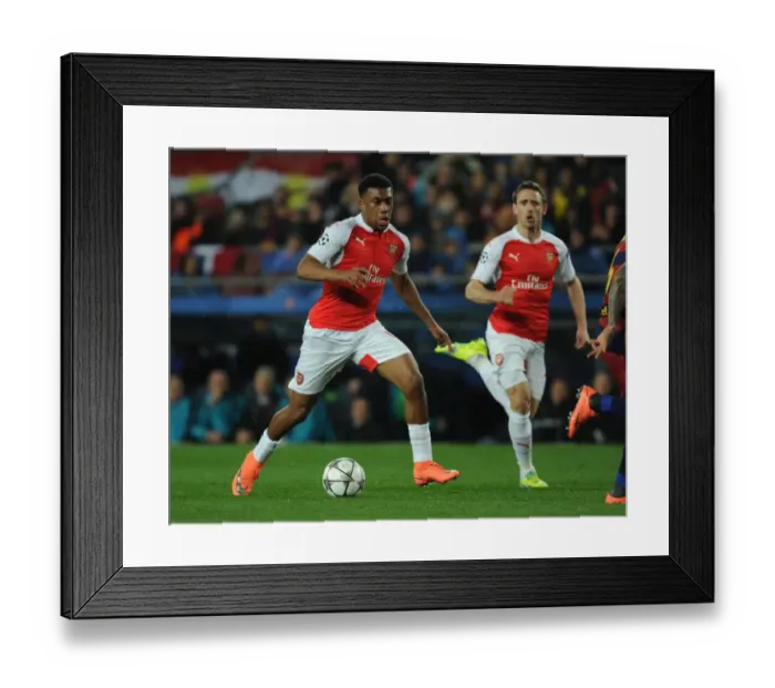 Framed Print : Alex Iwobi in Action: Arsenal vs Barcelona, Champions League 2015-16 Framed Print : Alex Iwobi in Action: Arsenal vs Barcelona, Champions League 2015-16