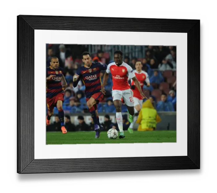 Framed Print : Battle at Camp Nou: Danny Welbeck vs Sergio Busquets - Arsenal vs Barcelona, UEFA Champions League 2016 Framed Print : Battle at Camp Nou: Danny Welbeck vs Sergio Busquets - Arsenal vs Barcelona, UEFA Champions League 2016