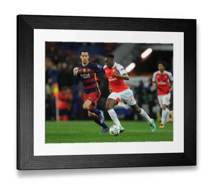 Framed Print : Clash of Titans: Welbeck vs. Busquets - Arsenal vs. Barcelona, UEFA Champions League 2015-16