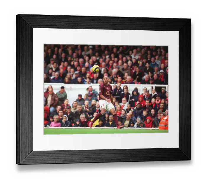 Framed Print : Thierry Henry's Hat-Trick: Arsenal's Glorious 3-1 Victory over Sunderland at Highbury, FA Premier League, London, 2005