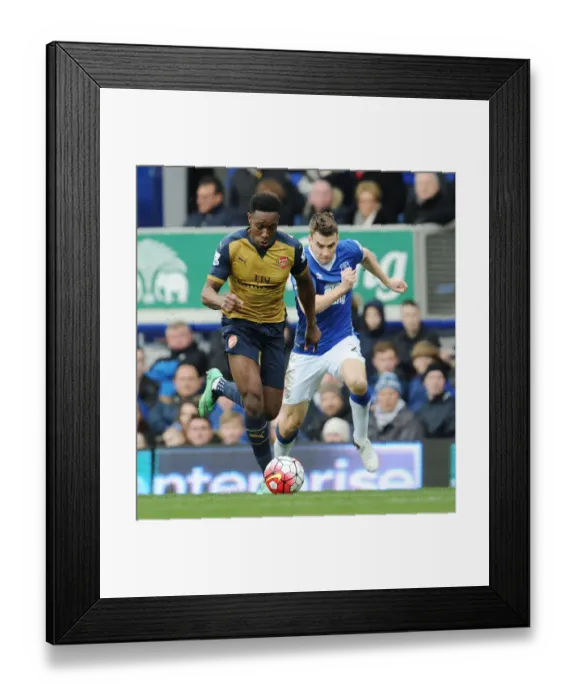 Framed Print : Intense Rivalry: Welbeck vs Coleman Battle at Goodison Park - Everton vs Arsenal, Premier League 2015-16 Framed Print : Intense Rivalry: Welbeck vs Coleman Battle at Goodison Park - Everton vs Arsenal, Premier League 2015-16