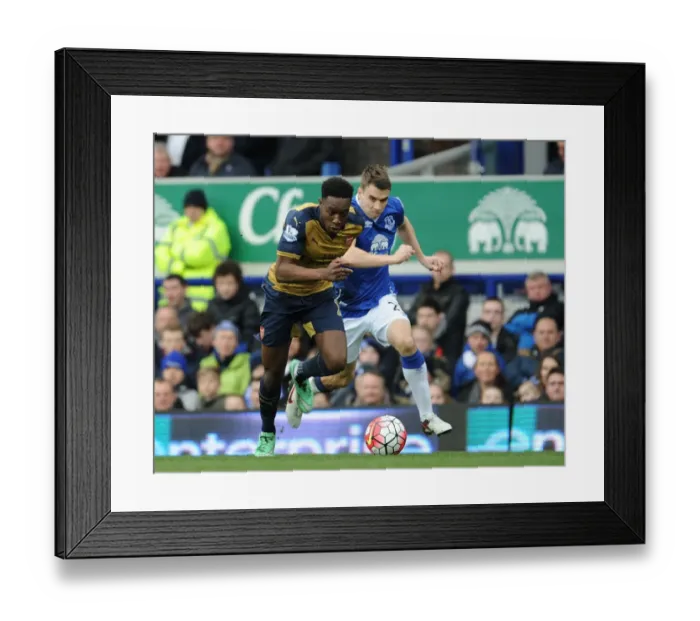 Framed Print : Welbeck vs Coleman: A Premier League Showdown at Goodison Park, Everton vs Arsenal, 2015-16 Framed Print : Welbeck vs Coleman: A Premier League Showdown at Goodison Park, Everton vs Arsenal, 2015-16