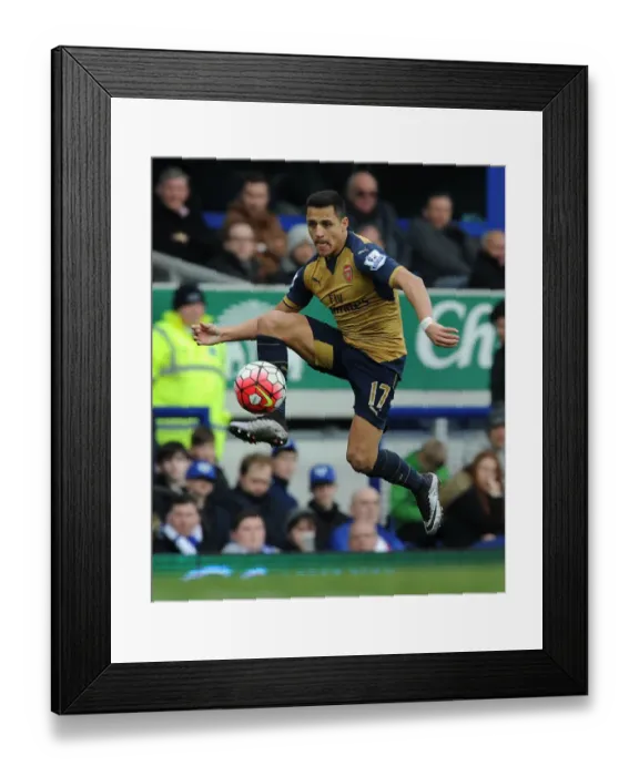 Framed Print : Alexis Sanchez in Action: Everton vs. Arsenal, Premier League 2015-16 Framed Print : Alexis Sanchez in Action: Everton vs. Arsenal, Premier League 2015-16