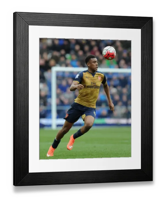 Framed Print : Alexis Iwobi in Action: Everton vs Arsenal, Premier League 2015-16