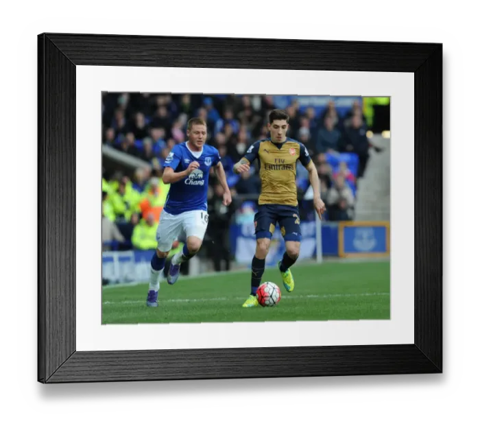 Framed Print : Hector Bellerin Outmaneuvers James McCarthy: Everton vs Arsenal, Premier League 2015-16 Framed Print : Hector Bellerin Outmaneuvers James McCarthy: Everton vs Arsenal, Premier League 2015-16