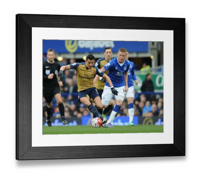 Framed Print : Alexis Sanchez Outmaneuvers McCarthy: Everton vs. Arsenal, Premier League 2015-16 Framed Print : Alexis Sanchez Outmaneuvers McCarthy: Everton vs. Arsenal, Premier League 2015-16