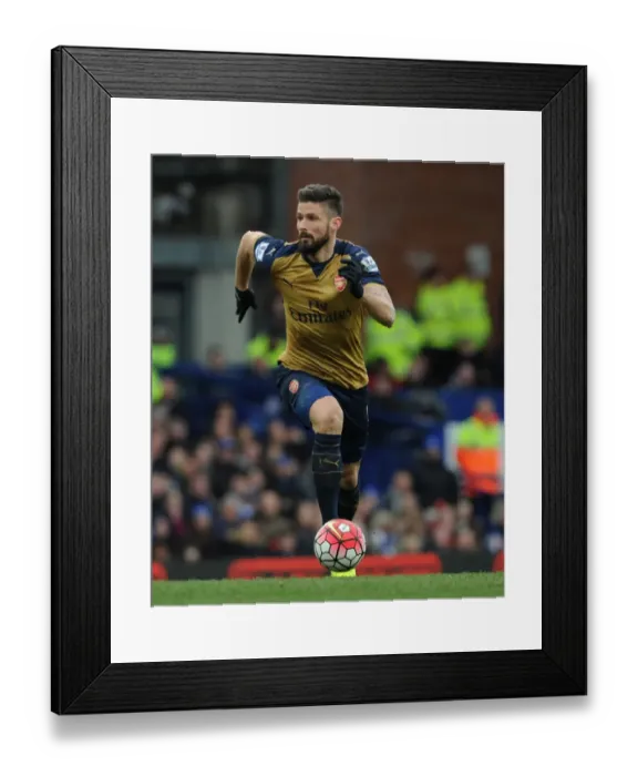 Framed Print : Giroud in Action: Everton vs. Arsenal, Premier League 2015-16