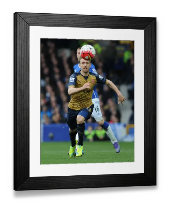 Framed Print : Nacho Monreal in Action: Everton vs. Arsenal, Premier League 2015-16