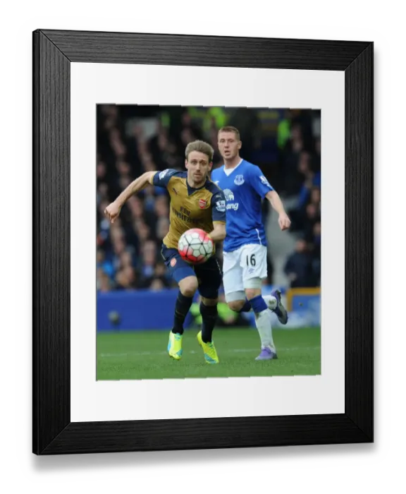 Framed Print : Nacho Monreal in Action: Everton vs Arsenal, Premier League 2015-16
