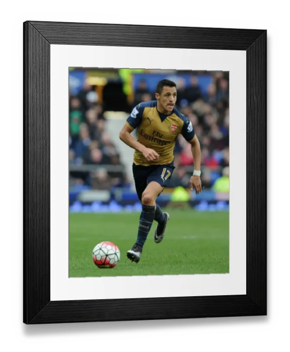 Framed Print : Alexis Sanchez in Action: Arsenal vs. Everton, Premier League 2015-16