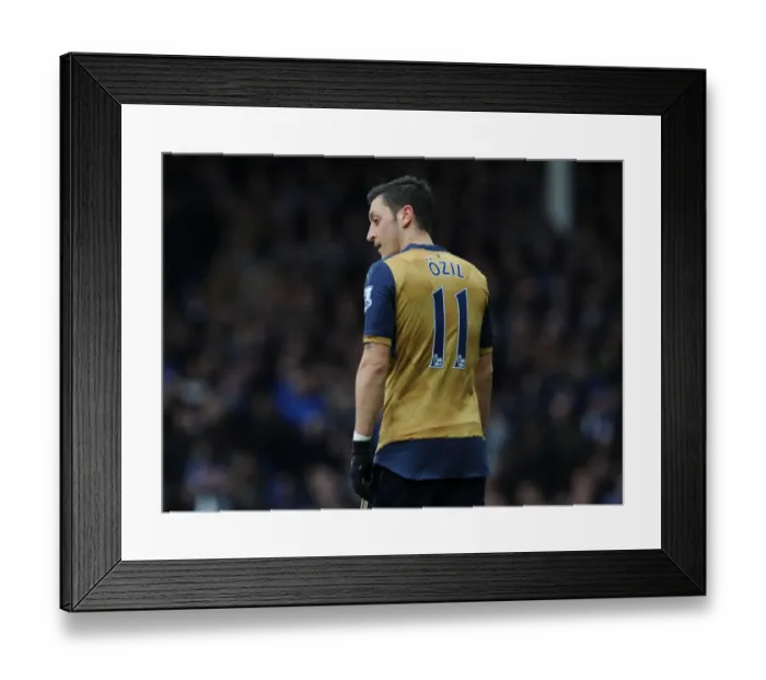 Framed Print : Mesut Ozil in Action: Everton vs Arsenal, Premier League 2015-16 Framed Print : Mesut Ozil in Action: Everton vs Arsenal, Premier League 2015-16