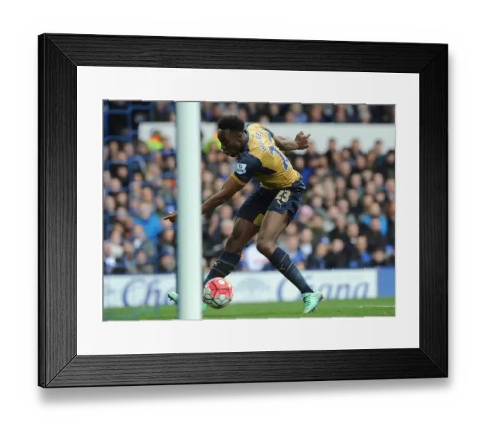 Framed Print : Danny Welbeck scores Arsenals 1st goal. Everton 0: 2 Arsenal. Barclays Premier League