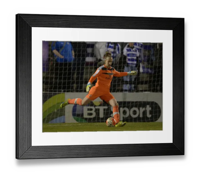 Framed Print : Sari van Veenendaal: In Action for Arsenal Ladies against Reading FC Women
