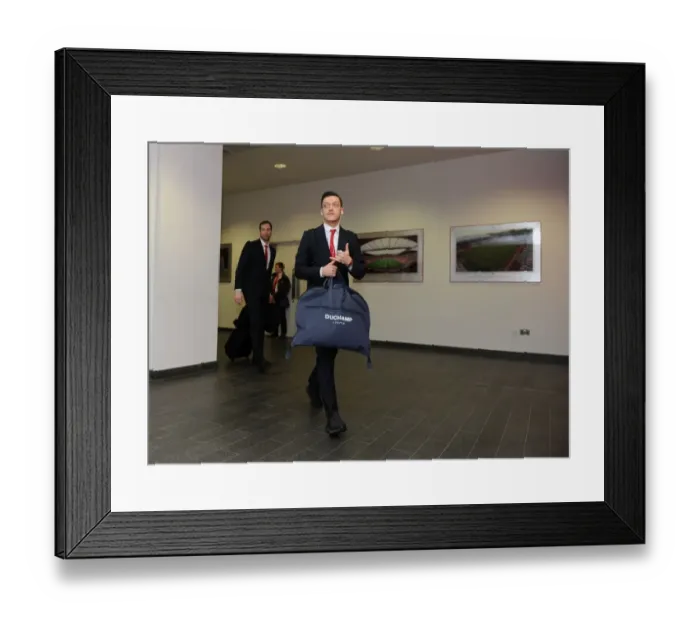 Framed Print : Arsenal v Watford - Premier League Framed Print : Arsenal v Watford - Premier League