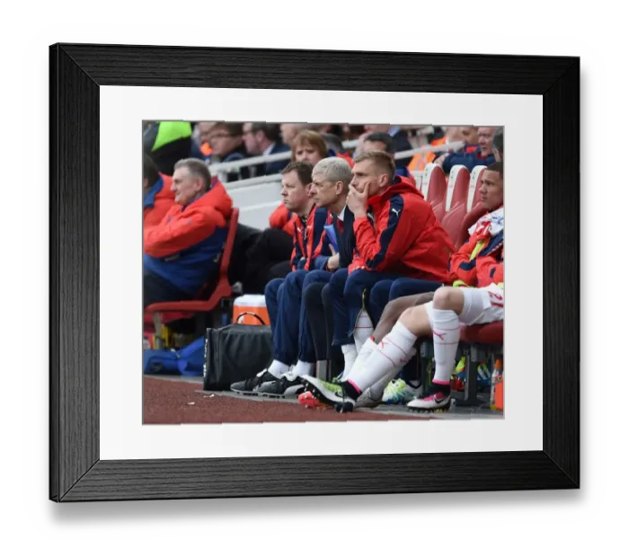Framed Print : Arsene Wenger and Per Mertesacker on Arsenal Bench during Arsenal vs Watford, Premier League 2015-16