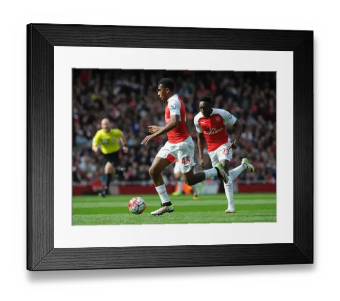 Framed Print : Alex Iwobi in Action: Arsenal vs. Watford, Premier League 2015-16