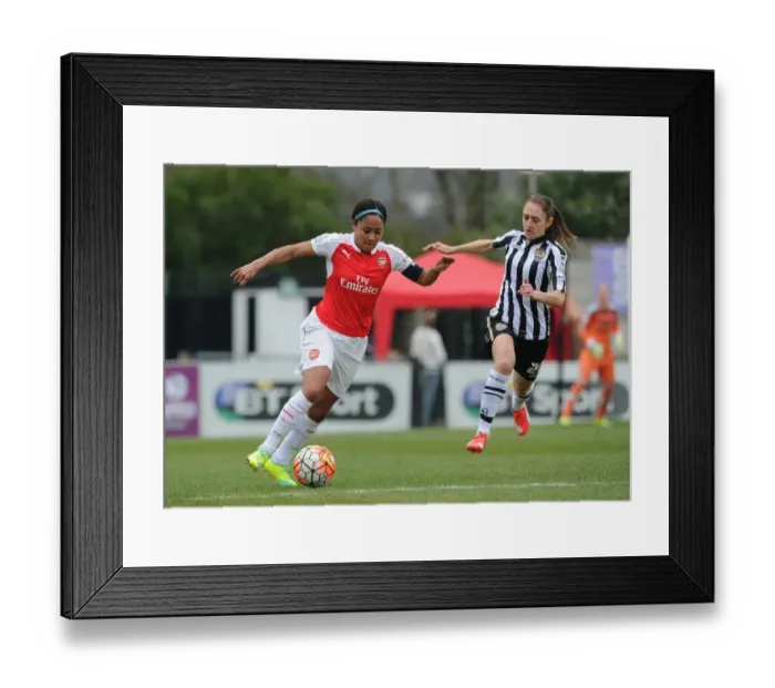Framed Print : Alex Scott (Arsenal Ladies) Aileen Whelan (Notts County)