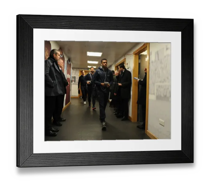 Framed Print : Alex Iwobi Arrives at West Ham United Ahead of Arsenal's Premier League Showdown (2015-16)