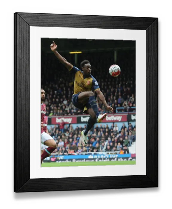 Framed Print : Danny Welbeck in Action: Arsenal vs. West Ham United, Premier League 2015-16