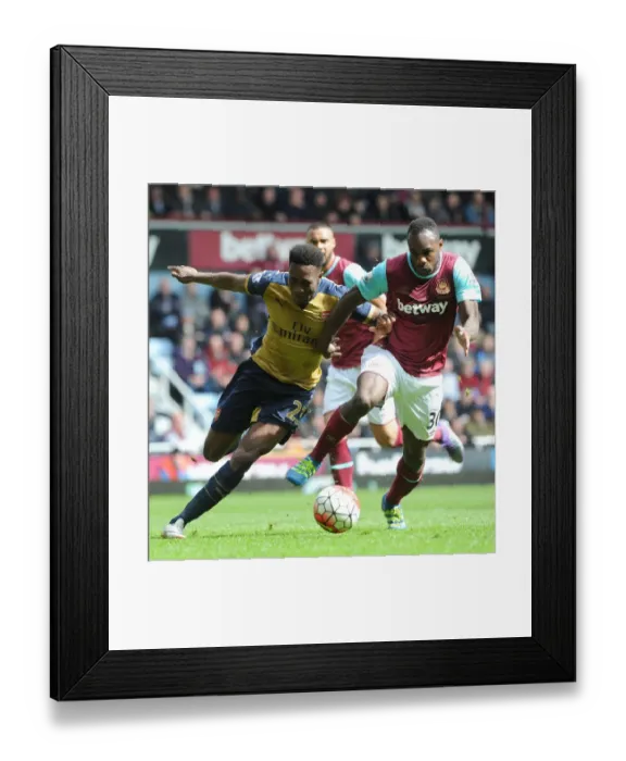 Framed Print : Welbeck vs Antonio: A Battle at The Boleyn Ground - Arsenal vs West Ham, Premier League 2015-16