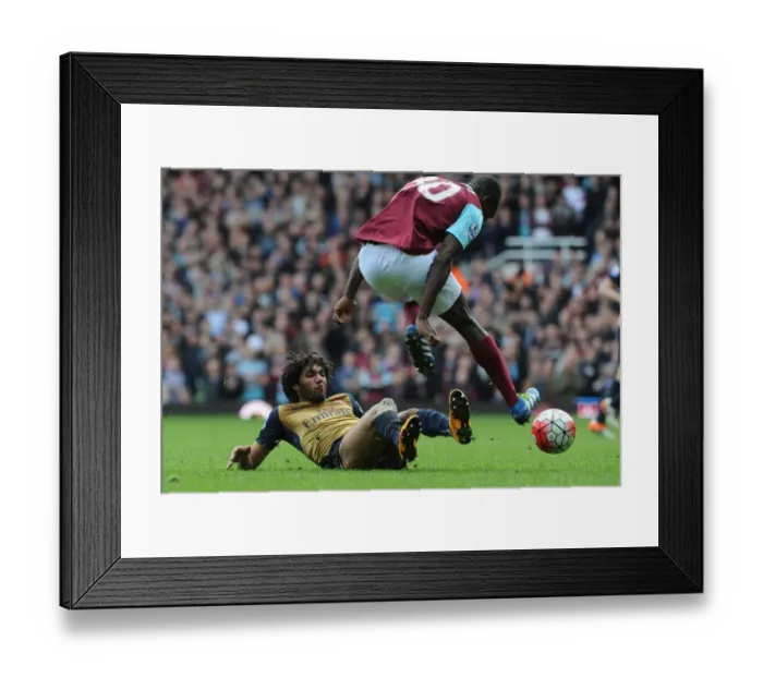 Framed Print : Mohamed Elneny (Arsenal) Michail Antonio (West Ham). West Ham United 3: 3 Arsenal