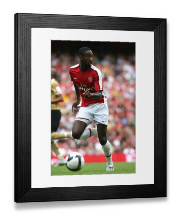 Framed Print : Johan Djourou: Arsenal vs Juventus, Emirates Cup Defensive Moment, Emirates Stadium, London, 2008