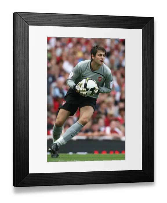 Framed Print : Lukasz Fabianski: Arsenal's Unyielding Guardian vs Juventus at Emirates Cup, 2008