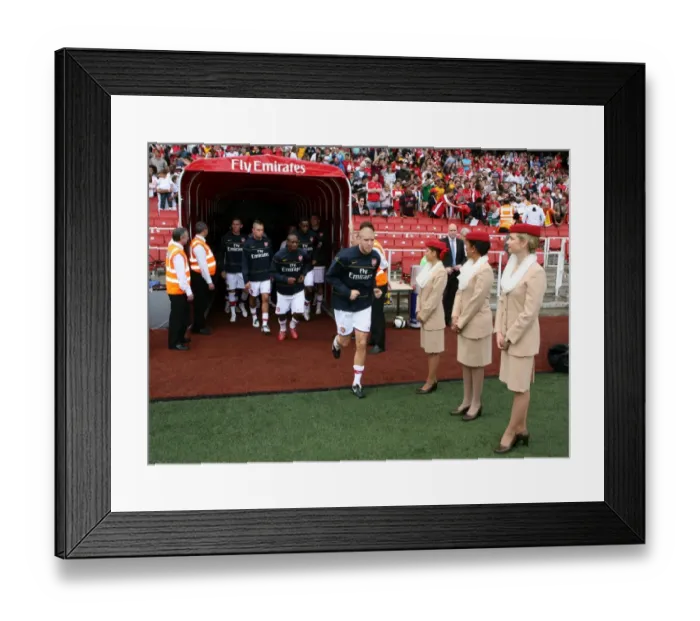Framed Print : Philippe Senderos Defeat: Arsenal 0-1 Juventus, Emirates Cup 2008 Framed Print : Philippe Senderos Defeat: Arsenal 0-1 Juventus, Emirates Cup 2008