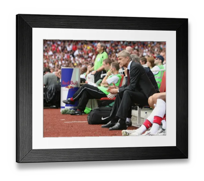 Framed Print : Arsene Wenger's Defeat: Juventus Triumphs Over Arsenal at Emirates Cup, 2008
