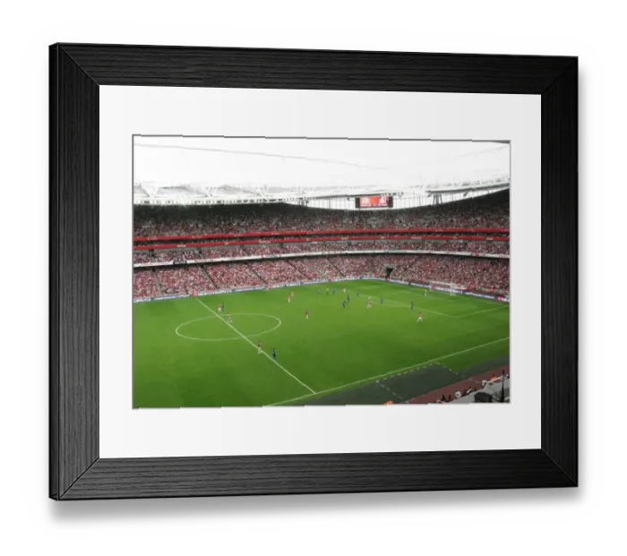 Framed Print : Arsenal's Glory: A 1:0 Victory Over Real Madrid at the Emirates Stadium (2008)