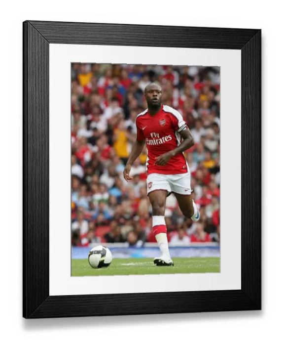 Framed Print : William Gallas Victory: Arsenal 1-0 Real Madrid, Emirates Cup 2008 Framed Print : William Gallas Victory: Arsenal 1-0 Real Madrid, Emirates Cup 2008