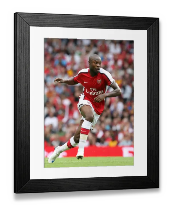Framed Print : Arsenal's Gallas Secures Victory: Arsenal 1-0 Real Madrid, Emirates Cup 2008
