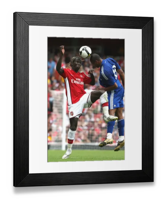 Framed Print : Bacary Sagna (Arsenal) Julio Baptista (Real Madrid)