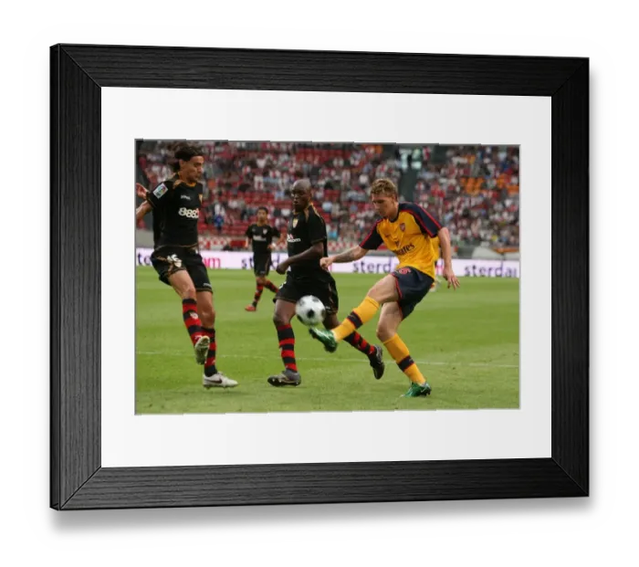 Framed Print : Nicklas Bendtner Framed Print : Nicklas Bendtner