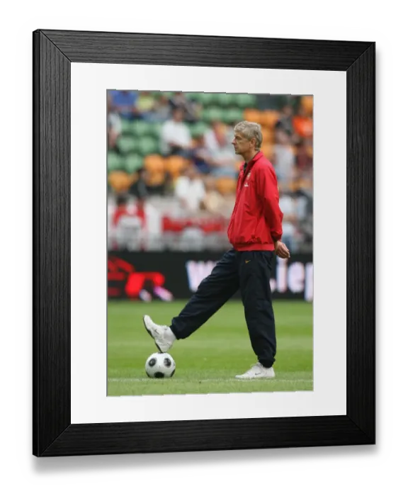 Framed Print : Arsene Wenger at the Amsterdam Tournament: Arsenal vs Seville (1:1)