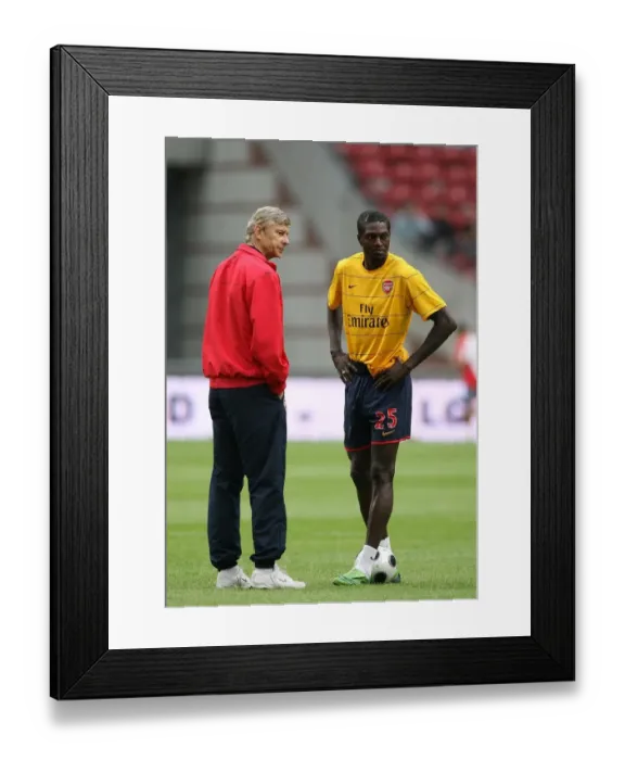 Framed Print : Arsenal manager Arsene Wenger with Emmanuel Adebayor Framed Print : Arsenal manager Arsene Wenger with Emmanuel Adebayor