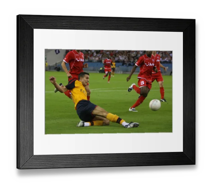 Framed Print : Robin van Persie's Debut: Arsenal's 2-0 Victory Over FC Twente in Champions League Qualifier