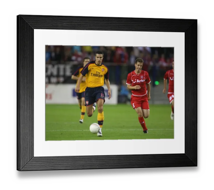 Framed Print : Van Persie's Double Strike: Arsenal's 2-0 Victory Over FC Twente (2008)
