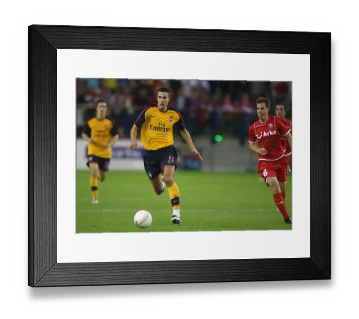 Framed Print : Robin van Persie (Arsenal) Wout Brama (FC Twente) Framed Print : Robin van Persie (Arsenal) Wout Brama (FC Twente)