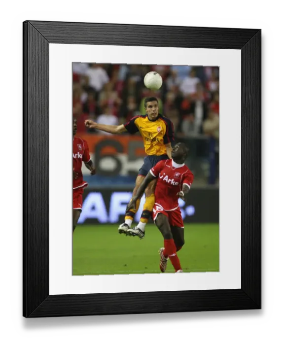 Framed Print : Robin van Persie (Arsenal) Cheick Tiote (FC Twente) Framed Print : Robin van Persie (Arsenal) Cheick Tiote (FC Twente)